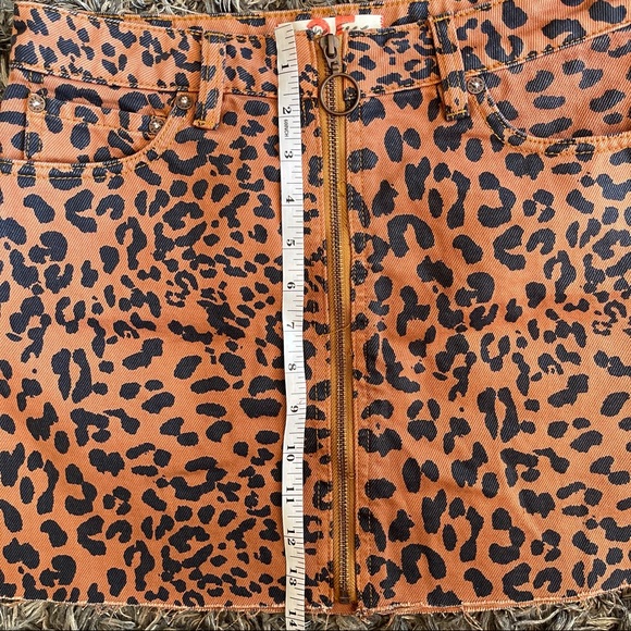Free People Cheetah Zip It Up Jean Skirt Size 25 - Picture 13 of 15